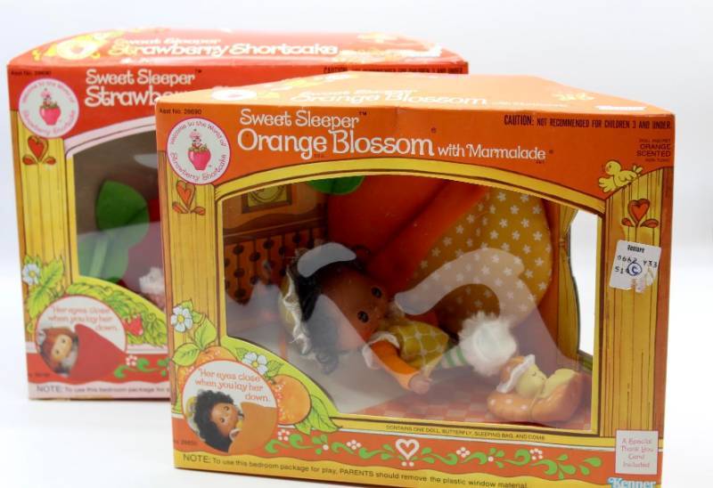 lot 1814 image: Strawberry Shortcake Sweet Sleeper Dolls, Orange Blossom and Strawberry Shortcake