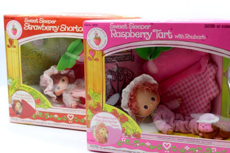 lot 1813 image: Strawberry Shortcake Sweet Sleeper Raspberry Tart and Strawberry Shortcake