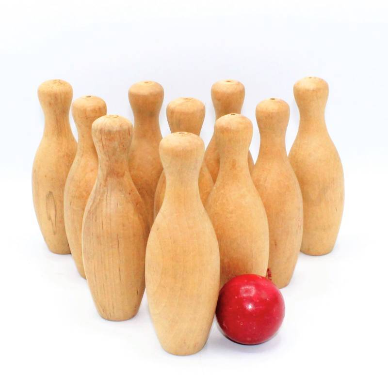 lot 1847 image: Vintage Miniature Bowling 10-Pin Set Antique Wooden Old Bowling Wood Sport Game