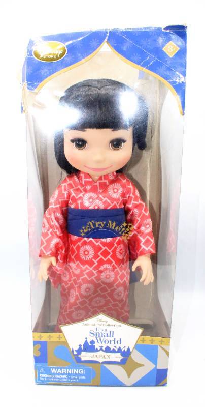lot 1853 image: Disney Animators Collection ITS A SMALL WORLD JAPAN DOLL Sings with Box 16 Tall