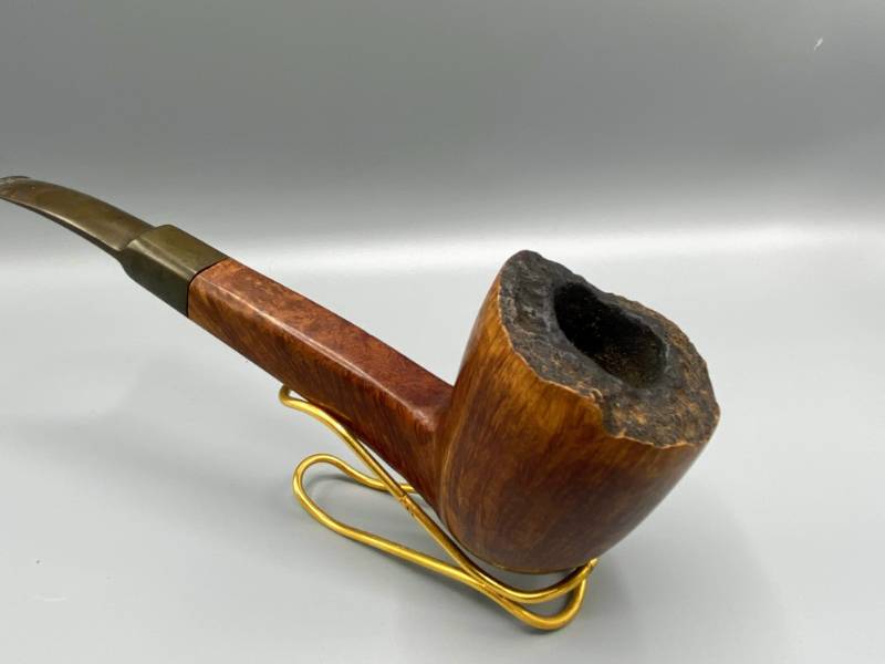 lot 1784 image: Vintage Estate Handmade London England Charatans Make Executive Extra Large Pipe