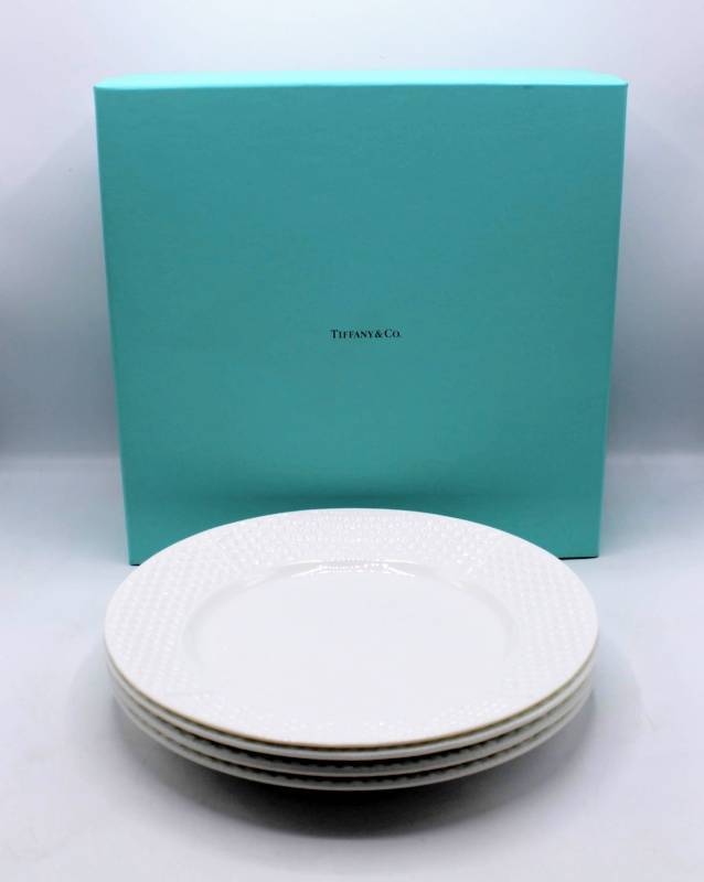lot 1780 image: Tiffany & Co Four Dinner Plates in Blue Tiffany Box  Pattern  Tiffany Weave