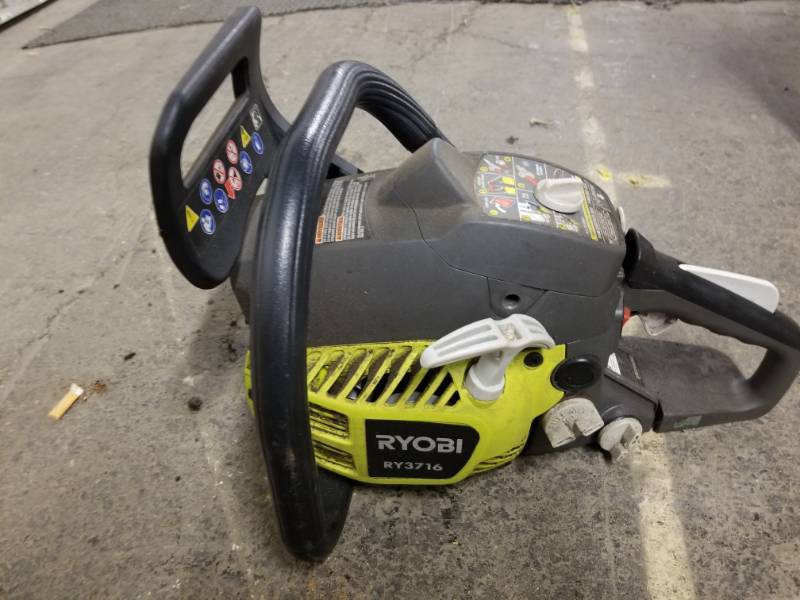 lot 2100 image: Ryobi Ry3716 Chainsaw. Needs Bar and Chain