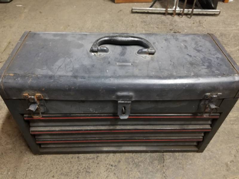 lot 2118 image: Metal 3 Drawer Hand Carry Tool Box and Contents