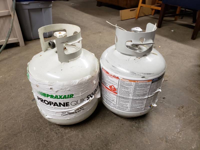 lot 3004 image: Pair of Propane Tanks