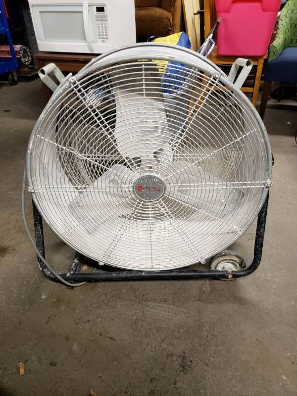 lot 3014 image: Utilitech Rolling Shop Fan