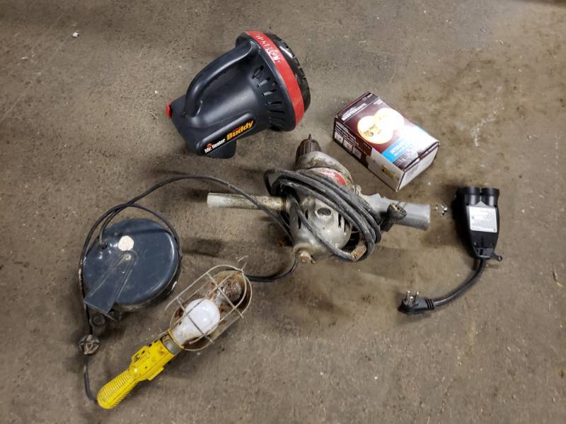 lot 3016 image: Metalmaster 12 zElectric Drill, Drop Light, Propane Heater and More