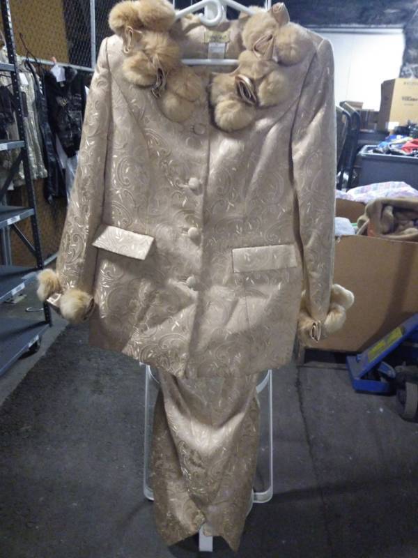 lot 1227 image: Midnight Velvet Size 12 Fur Jacket and Skirt