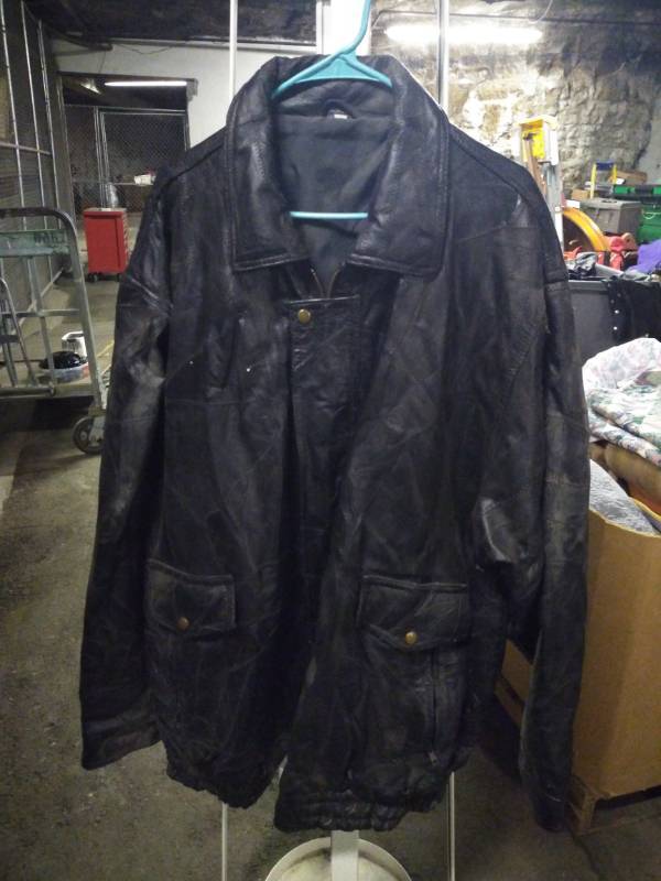 lot 1235 image: Leather Jacket Size 4XL