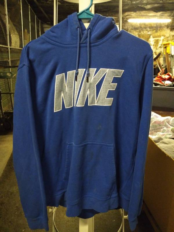lot 1256 image: Nike Hoodie Size L
