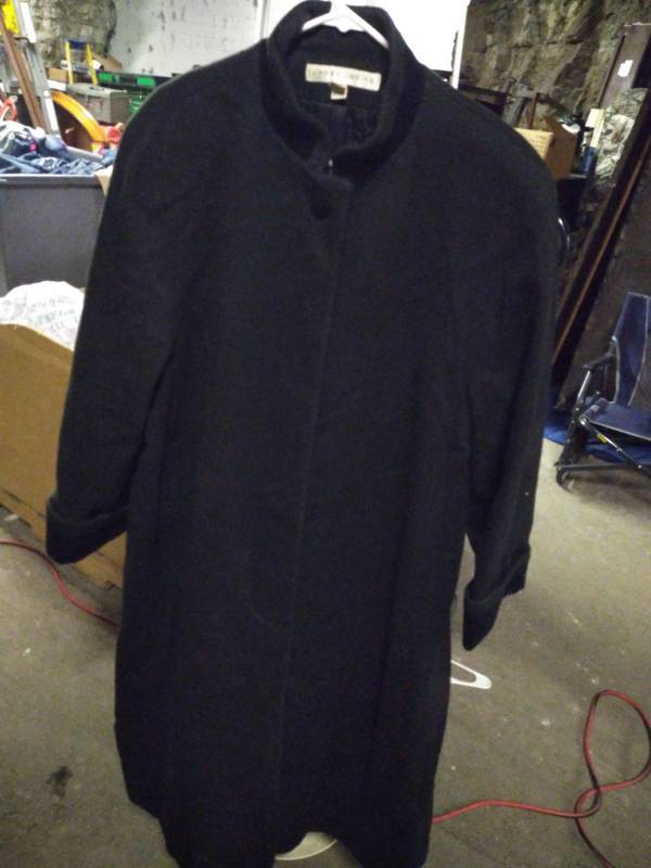 lot 1277 image: Larry Levine Size 14 Jacket