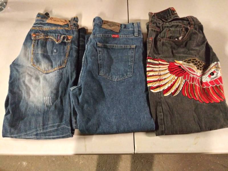 lot 1285 image: R Sole, Wrangler and More Jeans