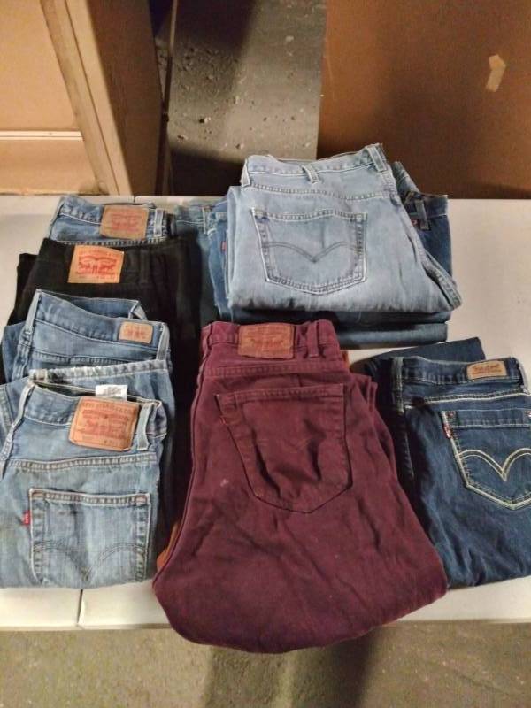 lot 1294 image: Huge Lot of Levi Jeans