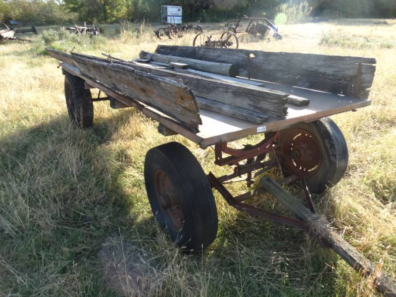 lot 2912 image: 4 wheel hay wagon hay trailer