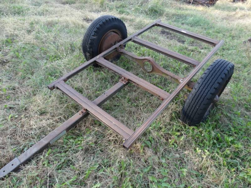 lot 2926 image: Small 2 wheel trailer