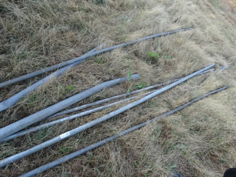 lot 2940 image: Lot of various metal pipe