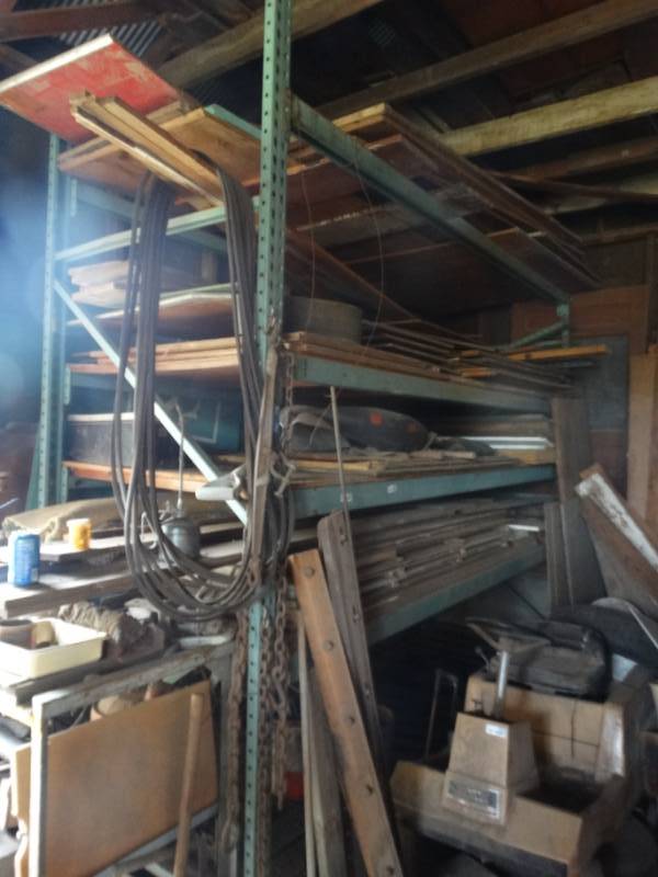 lot 2961 image: Contents of pallet racking- Various lumber & misc.