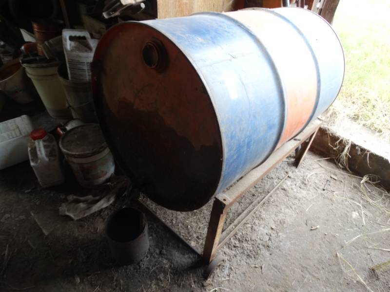 lot 2965 image: Metal drum on stand