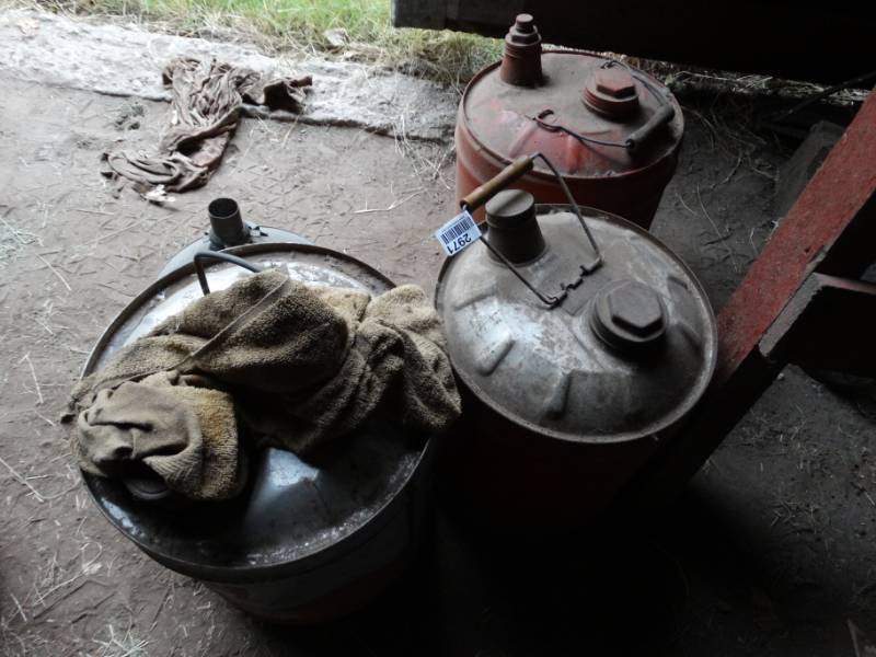 lot 2971 image: 3 old metal gas cans & funnel
