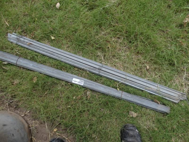 lot 2988 image: Lot of chain link fence ends