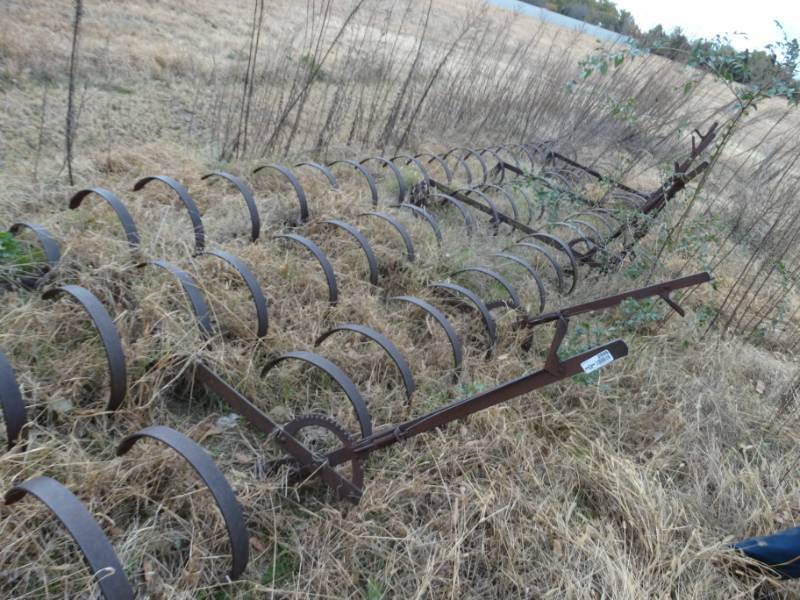 lot 2998 image: Old metal farm implement- Pull behind spring tooth