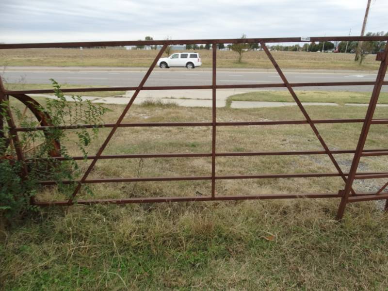 lot 7949 image: Metal farm gate