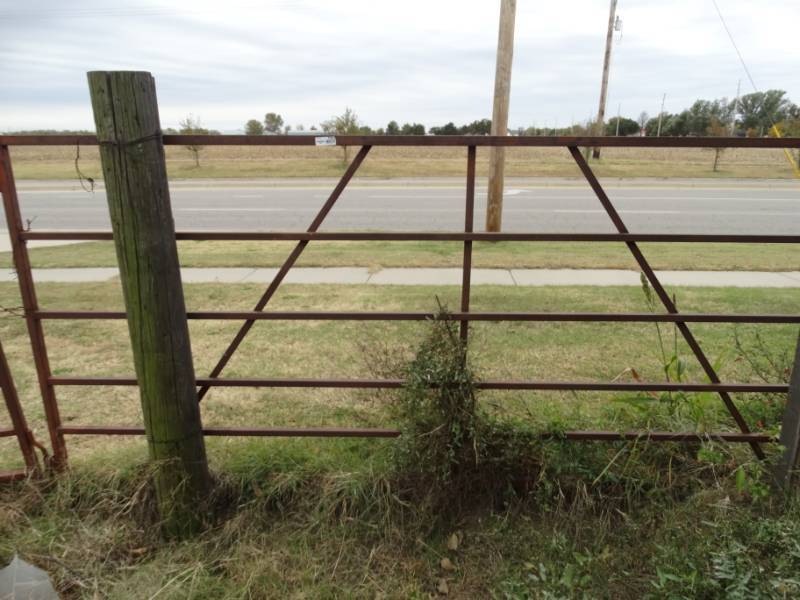 lot 7952 image: Metal farm gate