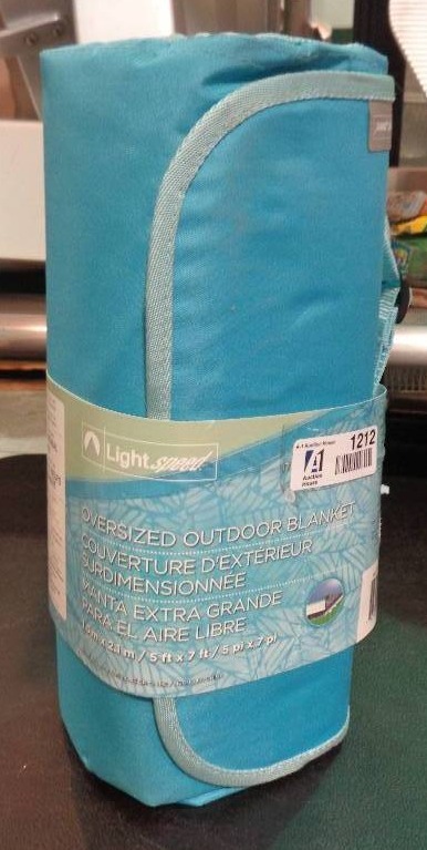 lot 1212 image: Lightspeed Outdoors Blanket