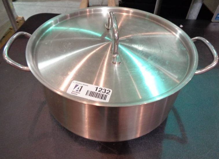 lot 1232 image: Tramontina Pro-Line Stainless Steel Covered Dutch Oven, 9-Quart