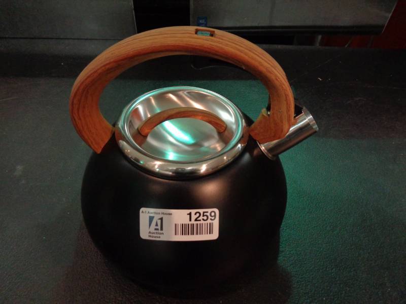 lot 1259 image: Kettle Broken Pour Spout