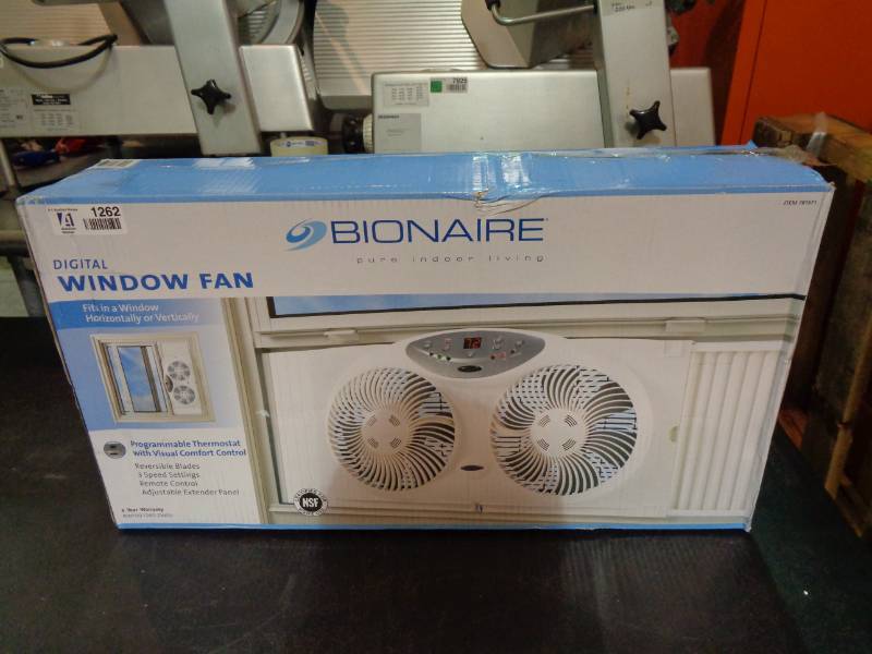 lot 1262 image: Bionaire Digital Window Fan