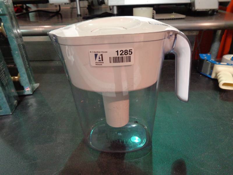 lot 1285 image: Brita Filtered Water Pitcher