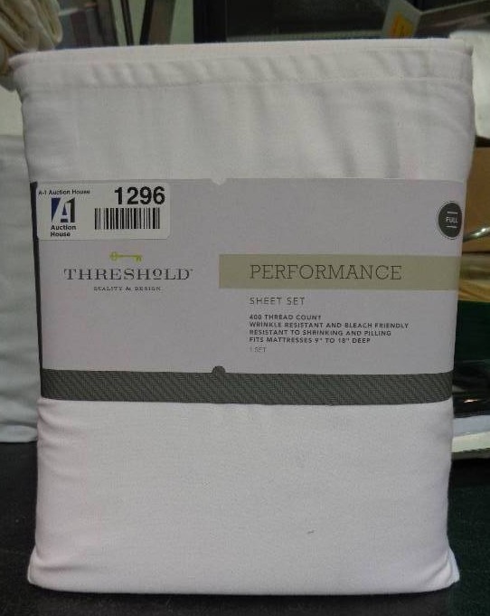 lot 1296 image: Performance Sheet Set Solids 400 Thread Count, Full - Threshold