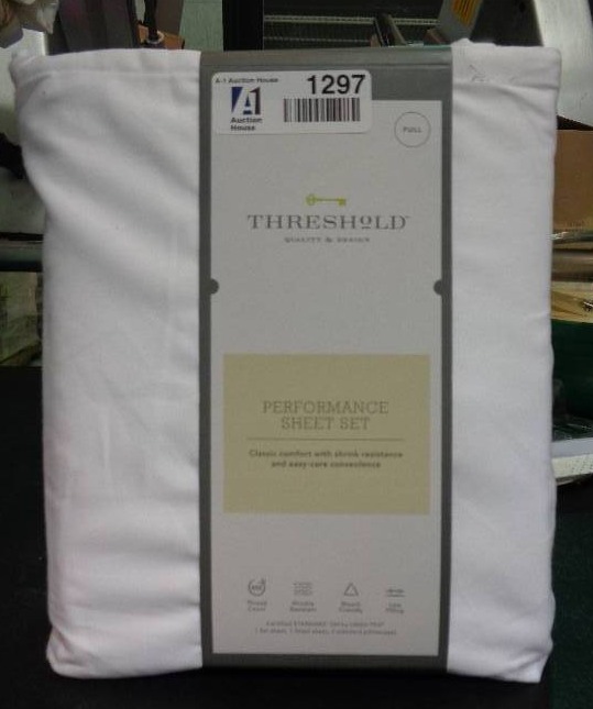 lot 1297 image: Performance Sheet Set Solids 400 Thread Count, Full - Threshold
