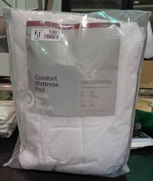 lot 1301 image: Comfort Mattress Pad, Queen - Made By Design