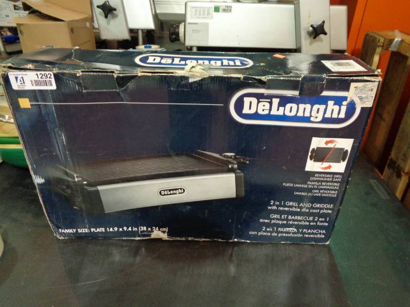 lot 1292 image: DeLonghi � 2-in-1 Grill and Griddle