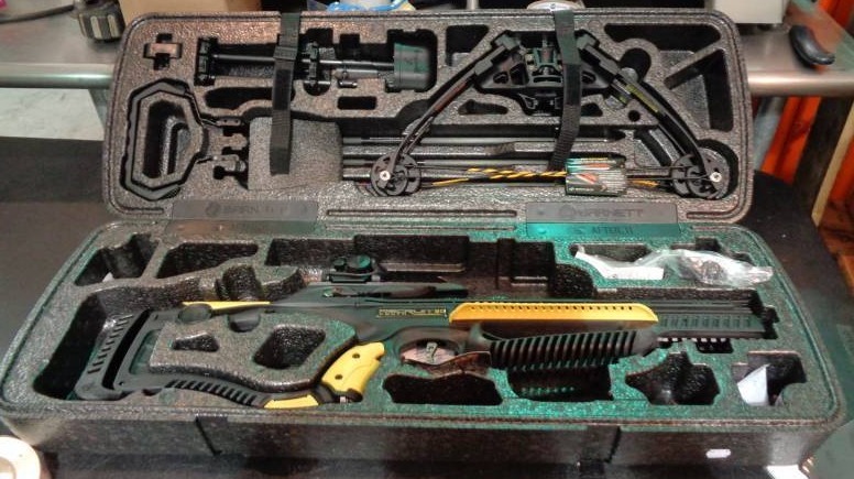 lot 1328 image: Barnett Youth Crossbow