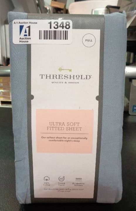lot 1348 image: 300 Thread Count Ultra Soft Fitted Sheet, Full - Threshold