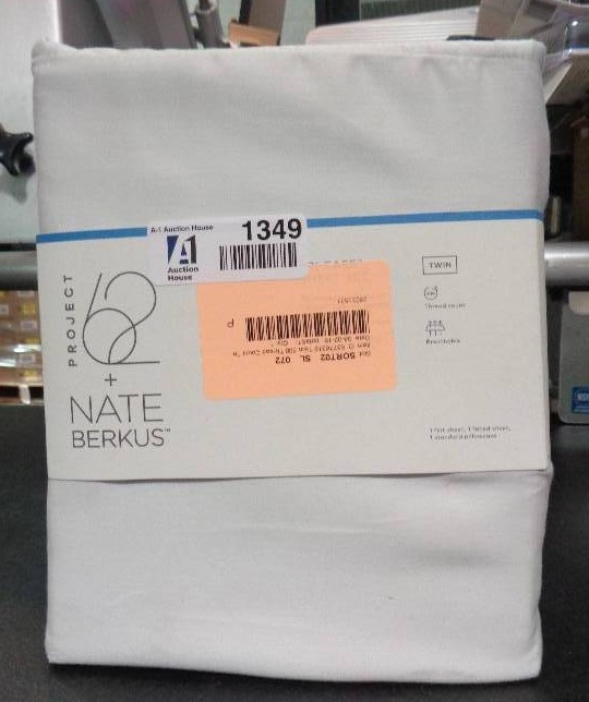 lot 1349 image: 500 Thread Count Tri Ease Solid Sheet Set, Twin - Project 62  Nate Berkus