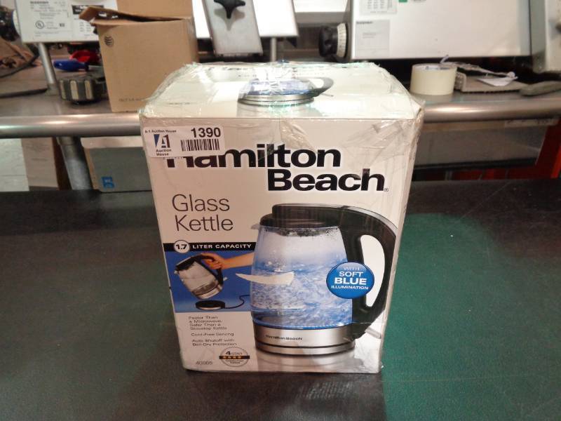 lot 1390 image: Hamilton Beach Electric Glass Kettle