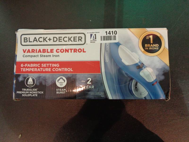 lot 1410 image: Black And Decker Variable Control Compact Steam Iron