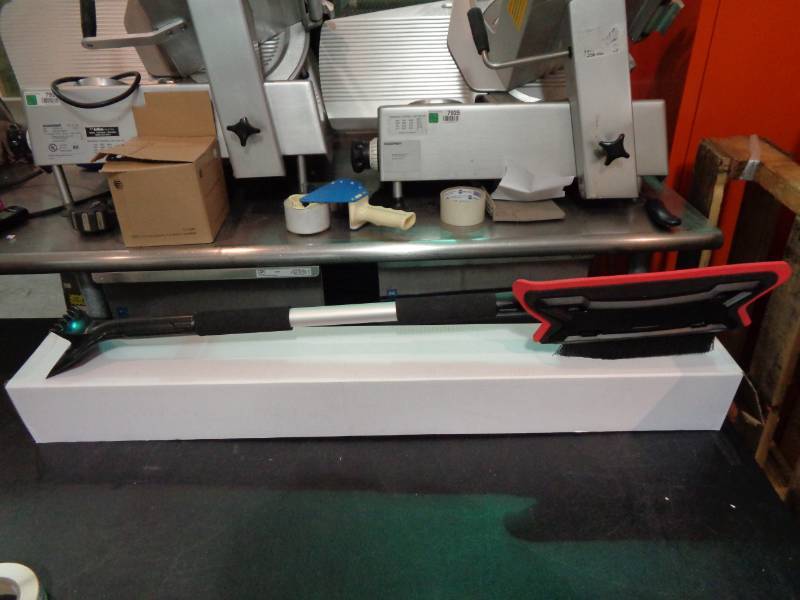 lot 1444 image: LED Snowbrush With Scraper