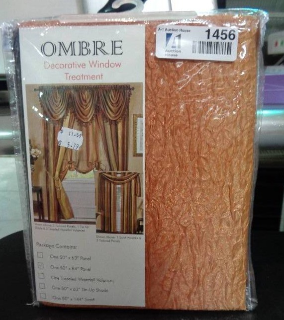 lot 1456 image: Ombre Window Curtain Panel, Ombre Autumn 50 x 84 - Achim