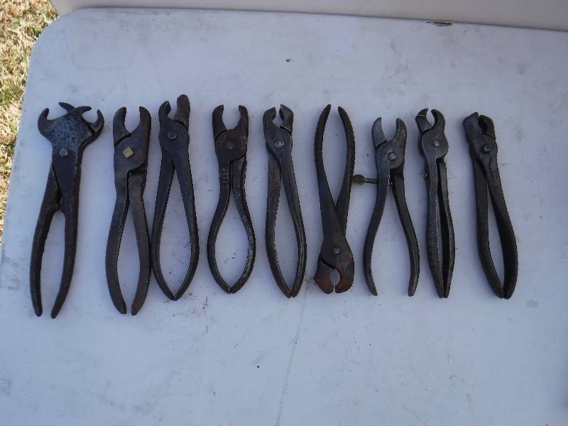 lot 6769 image: Vintage hard to find hog ringers
