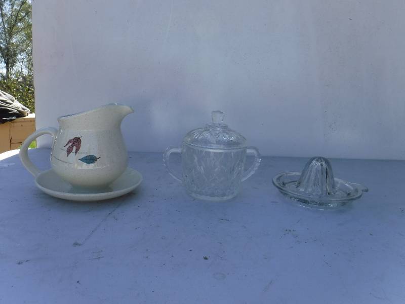 lot 6784 image: Franciscan pitcher, glass juicer and lidded candy dish