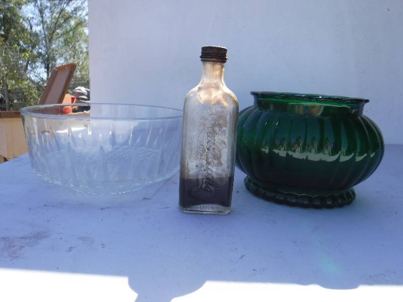 lot 6789 image: Mixed vintage glass lot