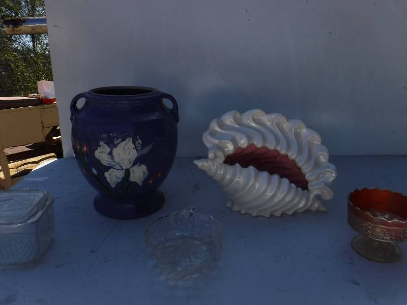 lot 6790 image: Sea Shell planter, carnival glass bowl and more
