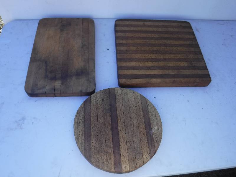 lot 6806 image: 3 nice wood cutting boards
