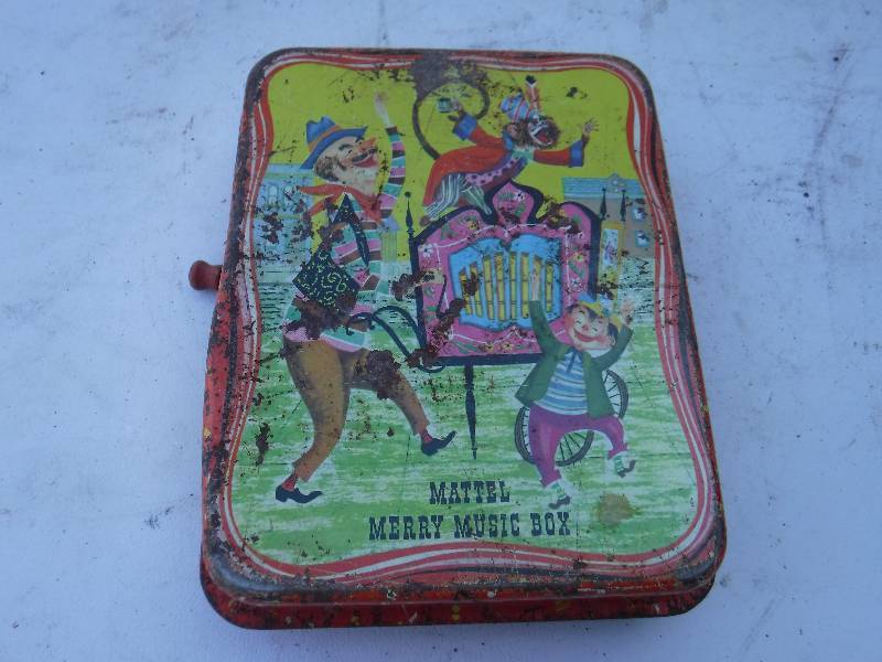 lot 6819 image: Vintage Mattel Merry Music box