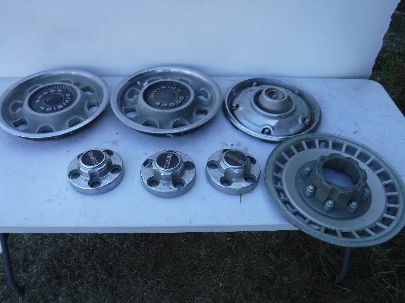 lot 6837 image: Hub cap lot